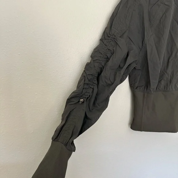 LULULEMON Ruched Ribbed-Waist Jacket - Picture 5 of 9